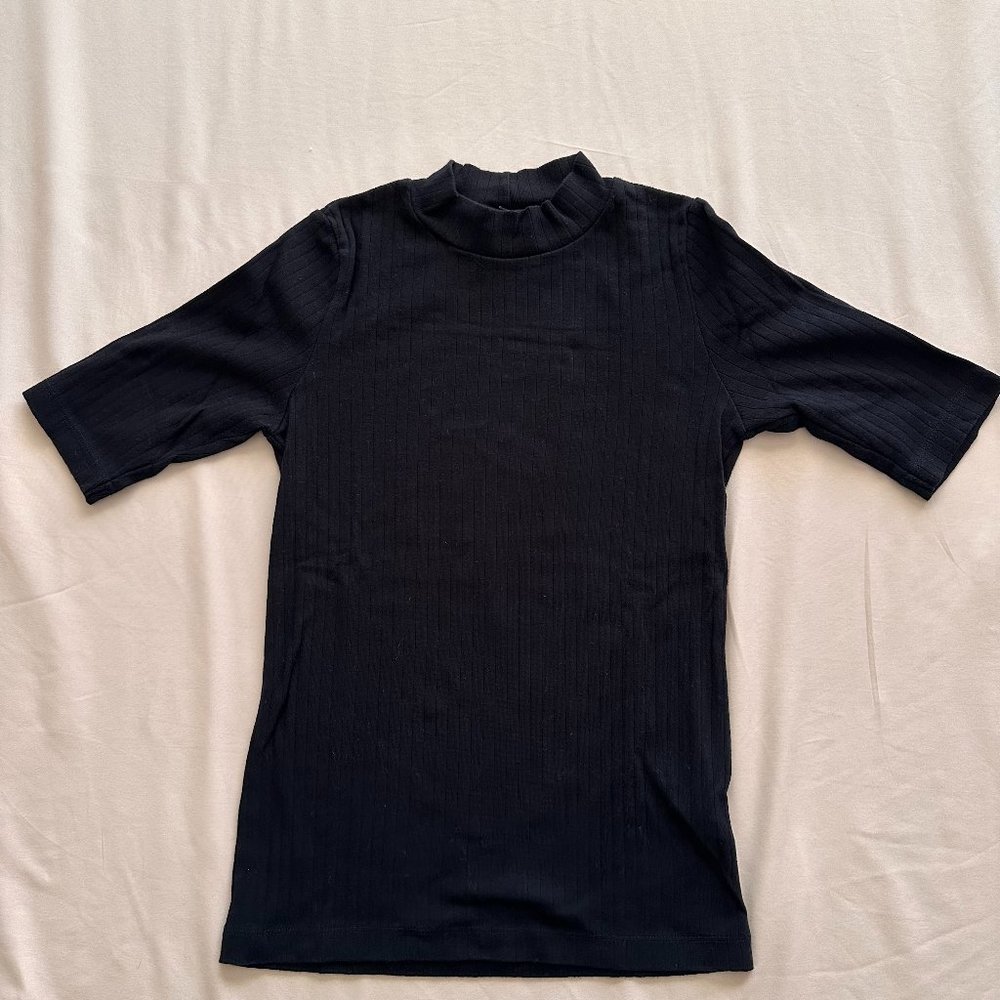 Uniqlo Ribbed High Nech Half Sleeve T-Shirt